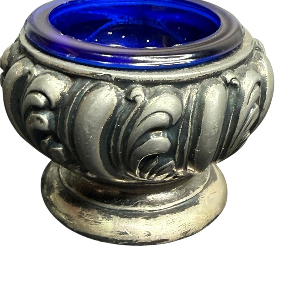 WB MFG CO (WEIDLICH BROS) 3853 SILVER EMBOSSED NOUVEAU SALT CELLAR – EARLY 1900s - Picture 4 of 11
